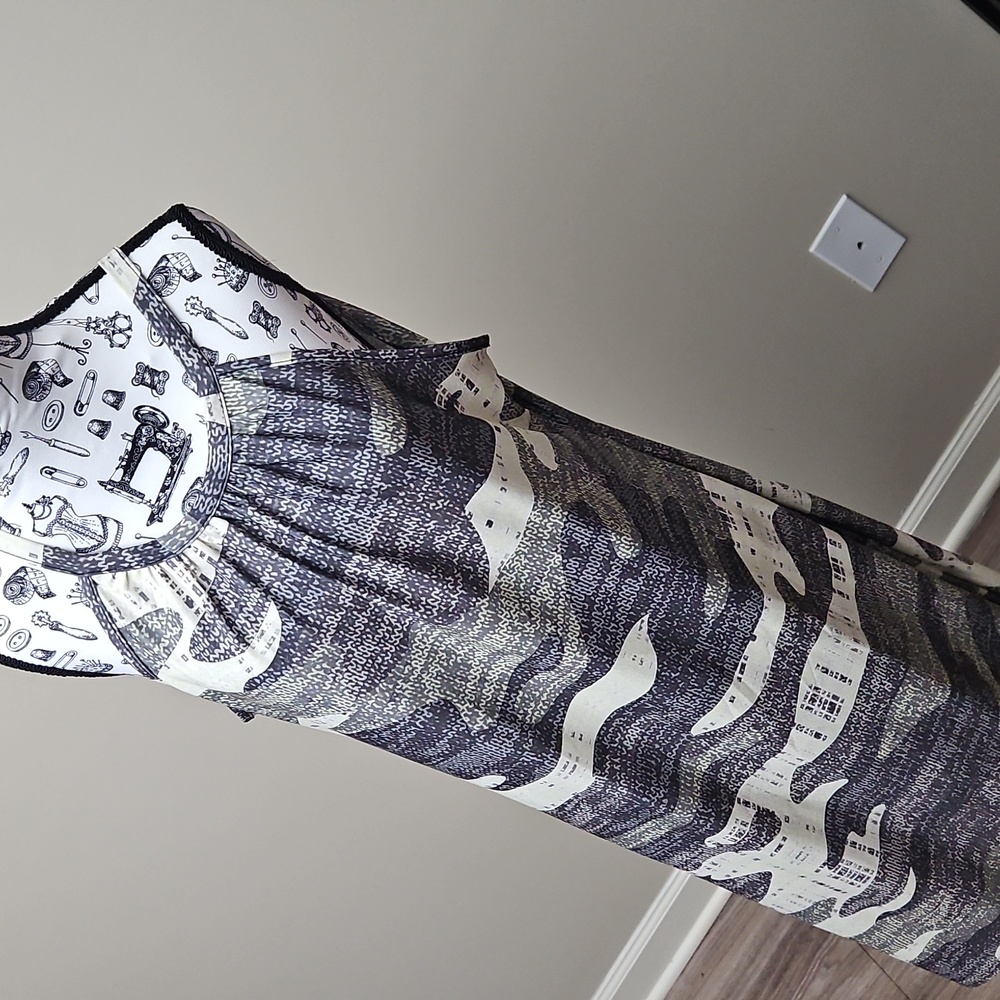 Lily By Firmiana Camouflage Sleeveless Stretchy Dress NWT Women's Large